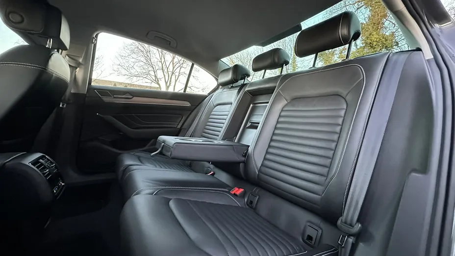 VOLKSWAGEN Passat -