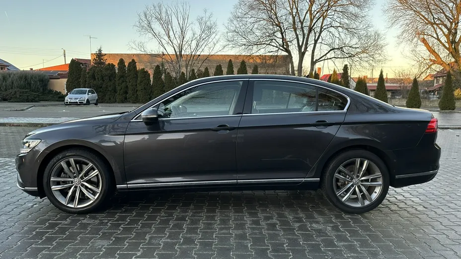 VOLKSWAGEN Passat -
