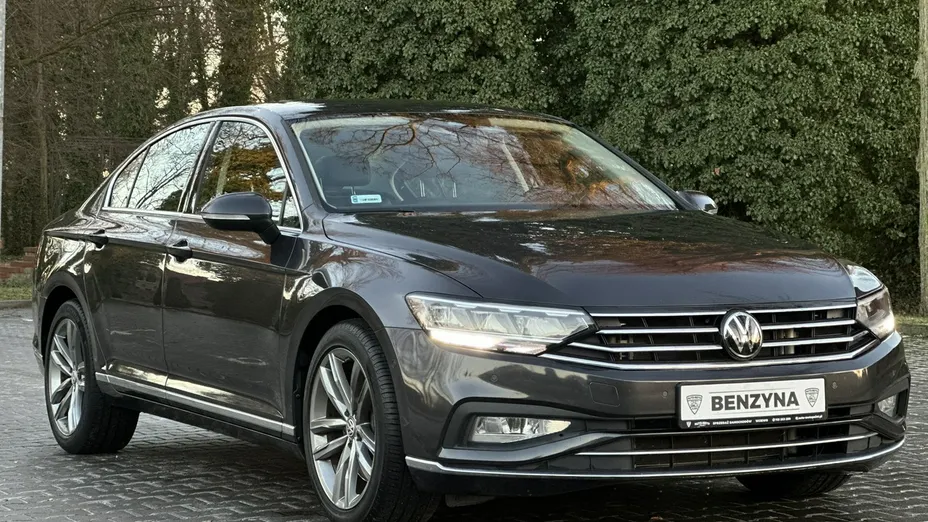VOLKSWAGEN Passat -