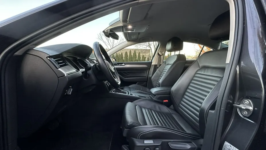VOLKSWAGEN Passat -