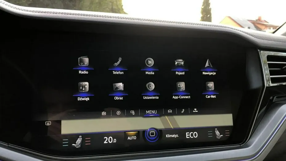 VOLKSWAGEN Touareg -