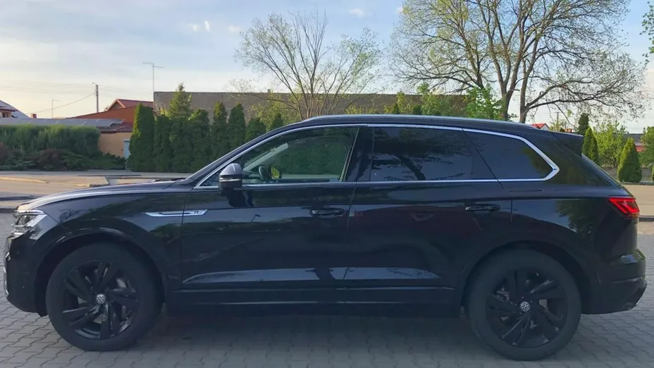 VOLKSWAGEN Touareg -