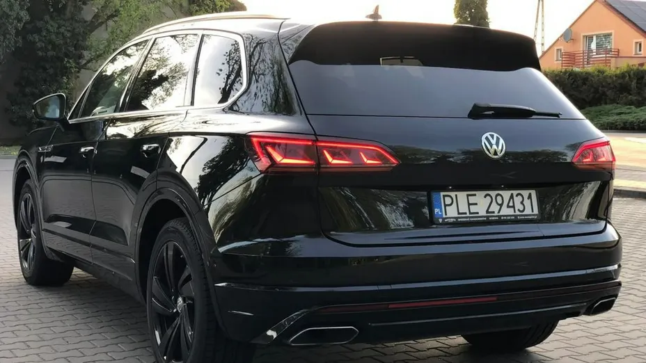 VOLKSWAGEN Touareg -