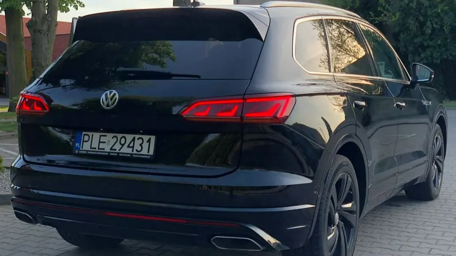 VOLKSWAGEN Touareg -