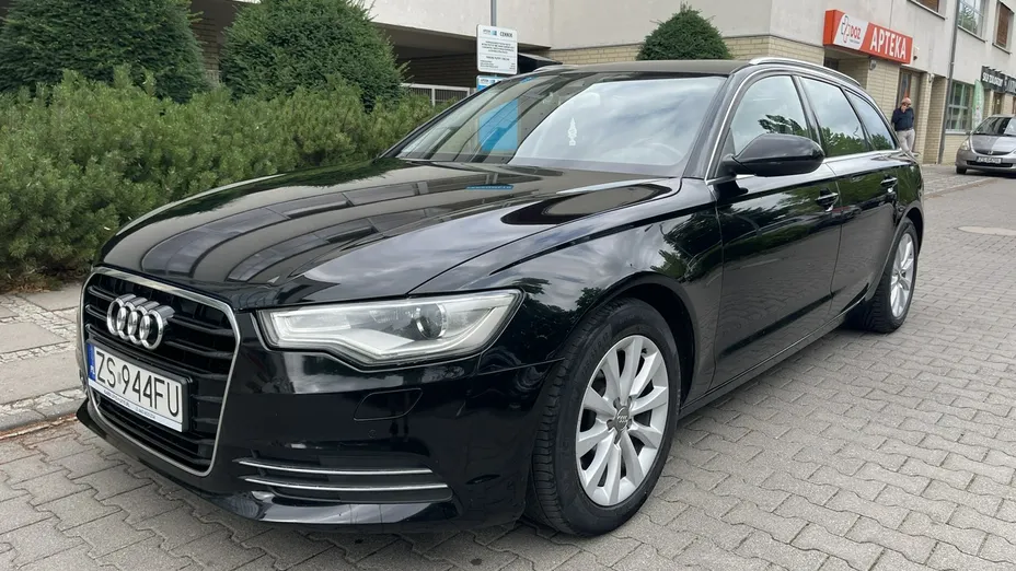 AUDI A6 -