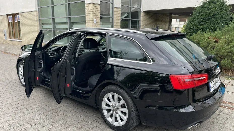 AUDI A6 -