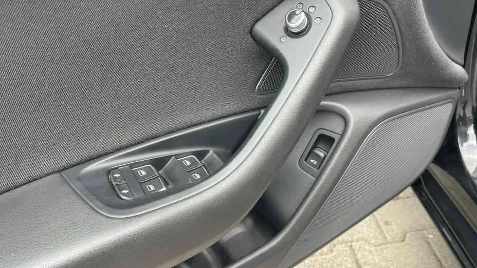 AUDI A6 -