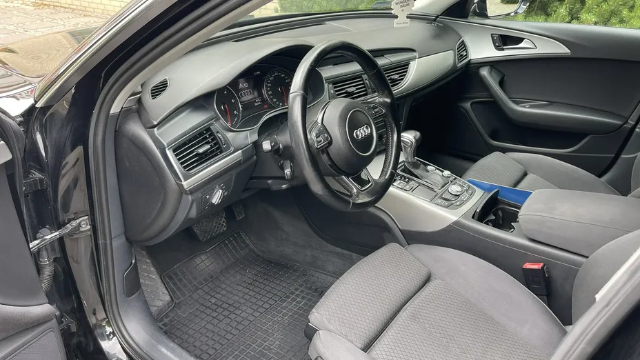 AUDI A6 -