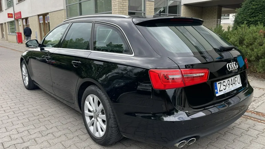 AUDI A6 -