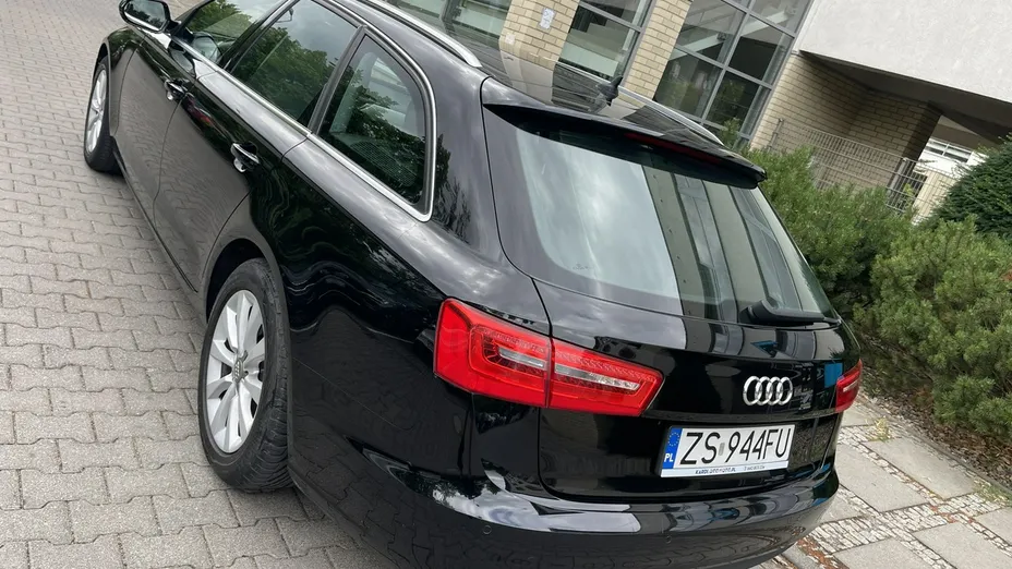 AUDI A6 -