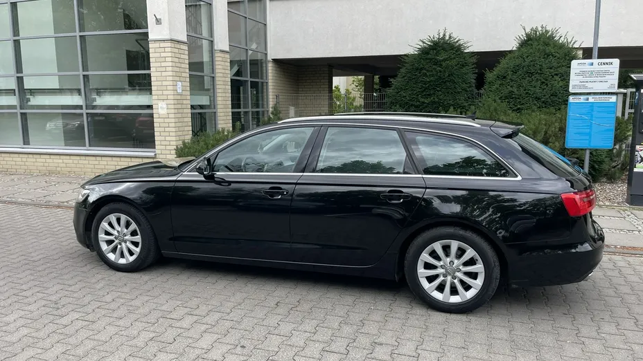 AUDI A6 -