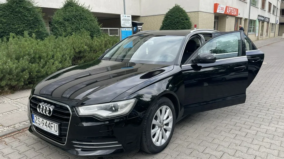 AUDI A6 -