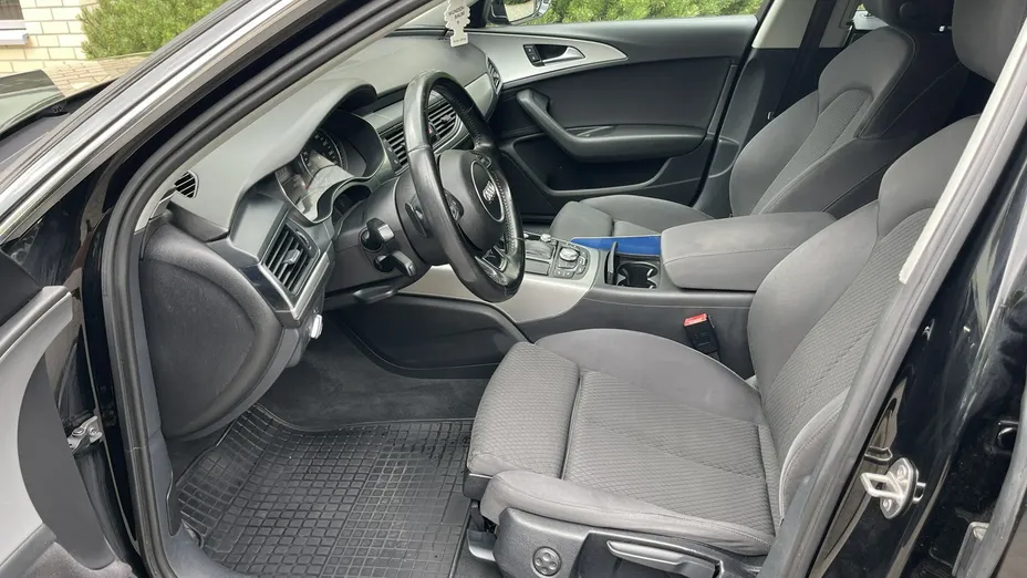 AUDI A6 -