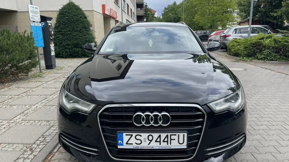 AUDI A6 -
