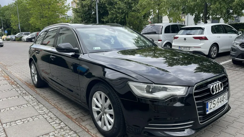 AUDI A6 -