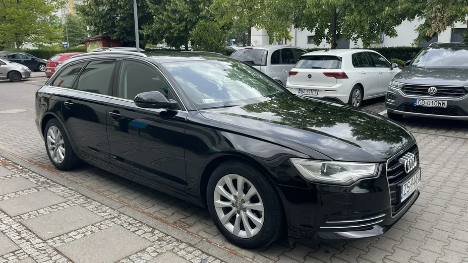 AUDI A6 -
