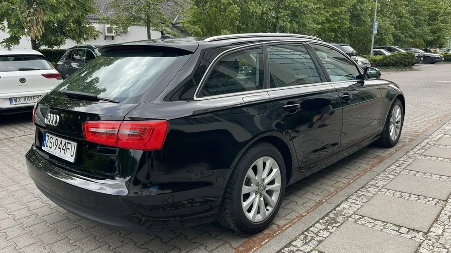 AUDI A6 -