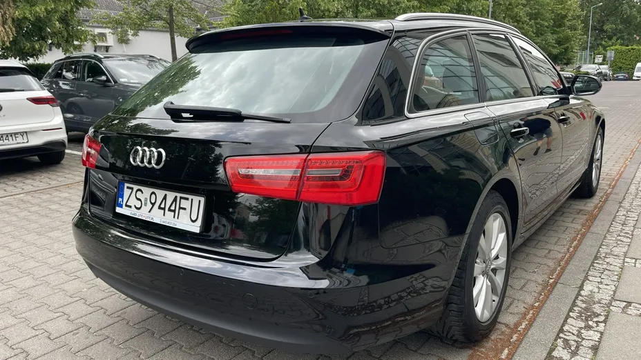 AUDI A6 -