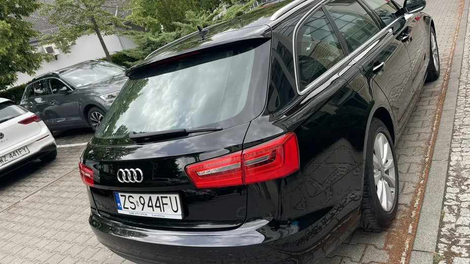 AUDI A6 -