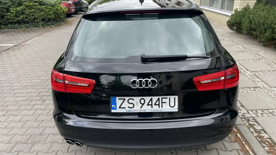 AUDI A6 -