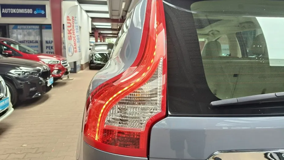 VOLVO XC60 -