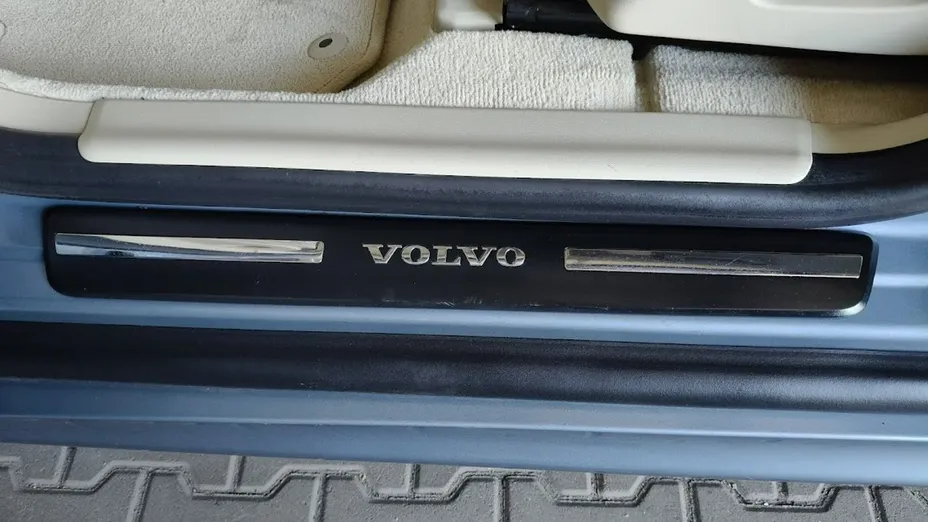 VOLVO XC60 -