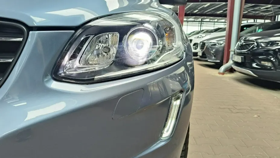 VOLVO XC60 -