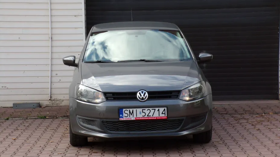 VOLKSWAGEN Polo -