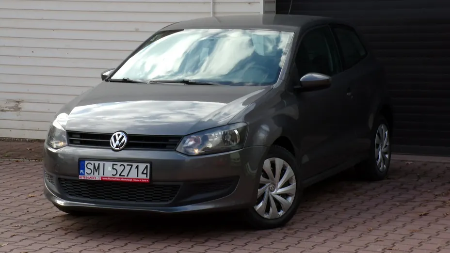 VOLKSWAGEN Polo -