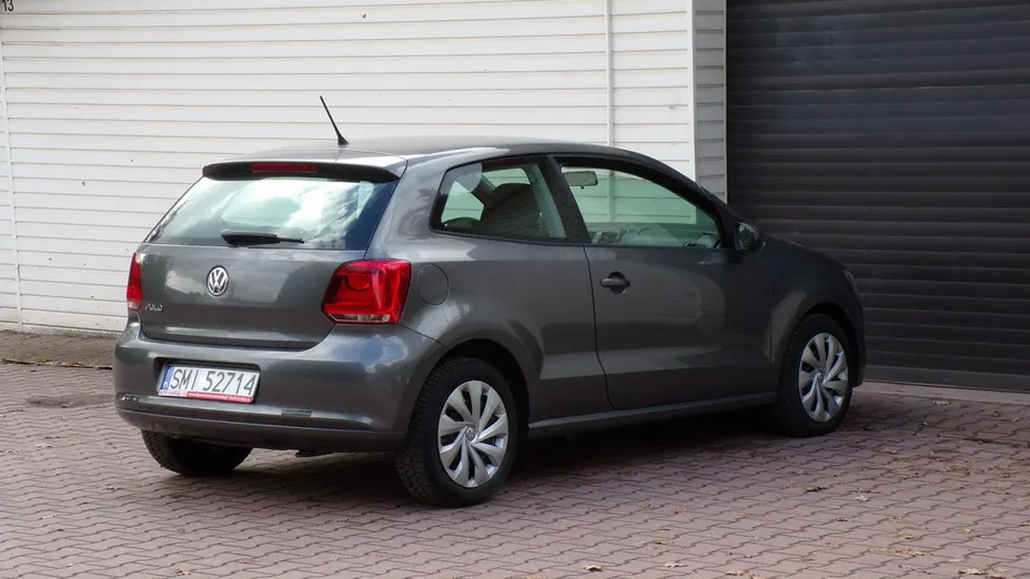 VOLKSWAGEN Polo -