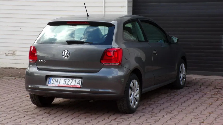 VOLKSWAGEN Polo -