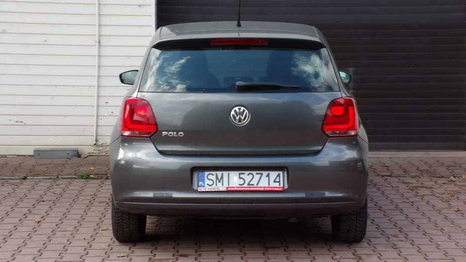 VOLKSWAGEN Polo -