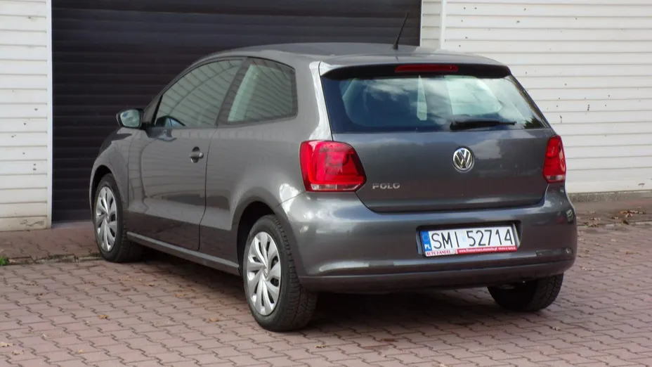 VOLKSWAGEN Polo -