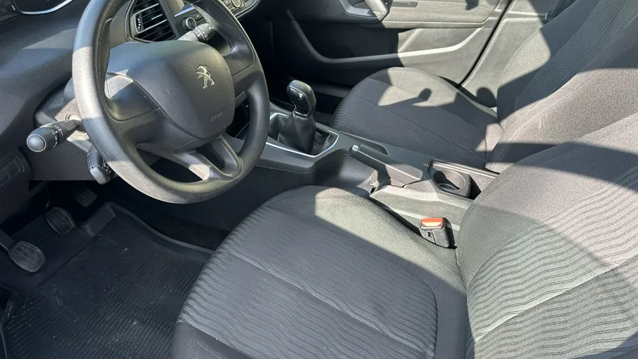 PEUGEOT 308 -