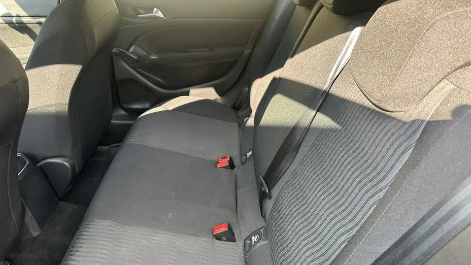 PEUGEOT 308 -