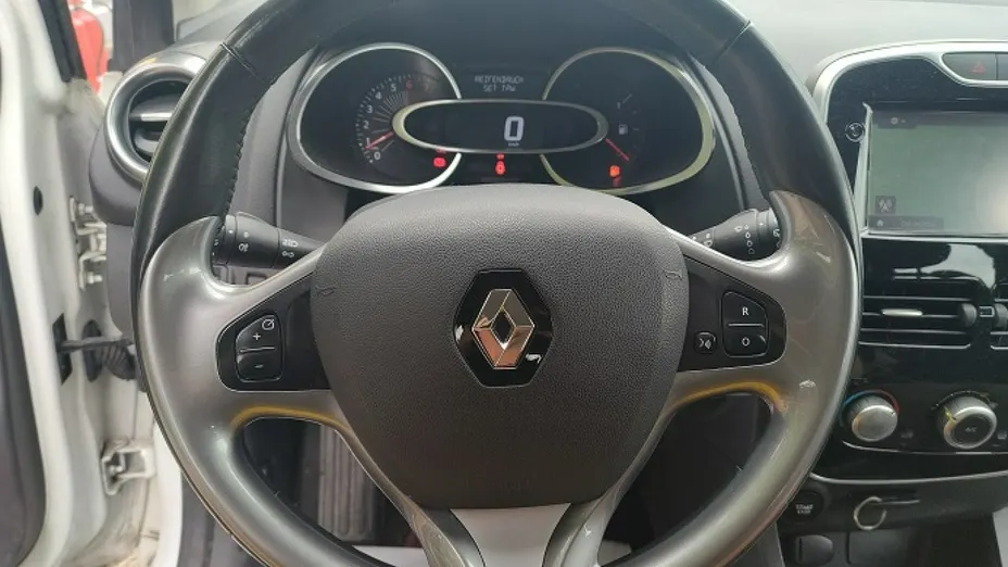 RENAULT Clio -