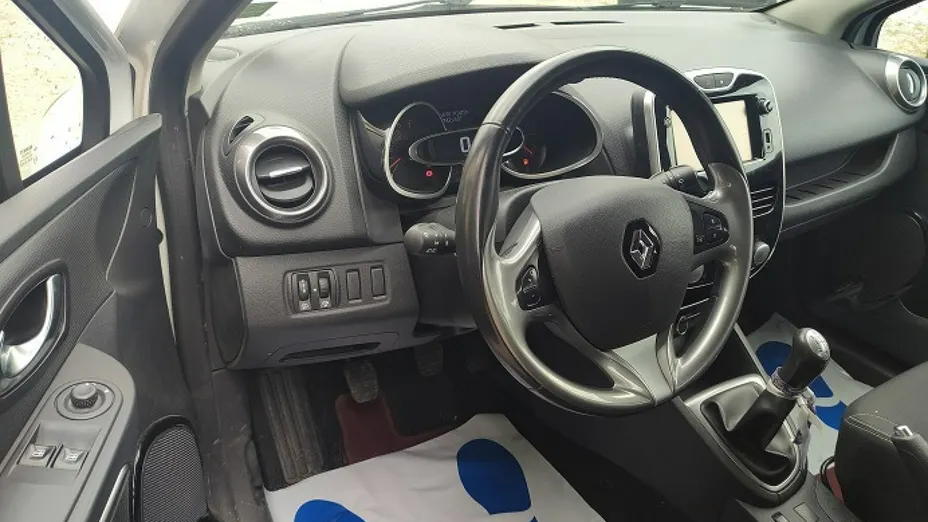 RENAULT Clio -