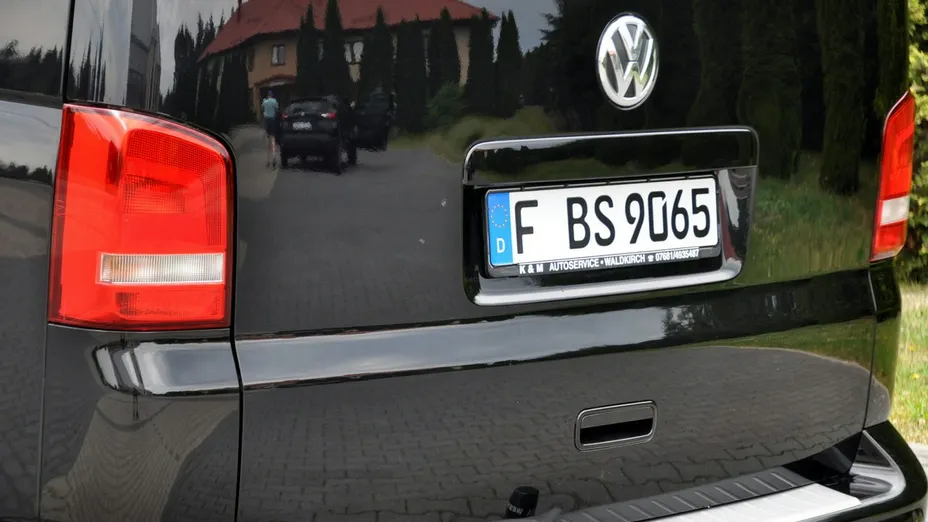 VOLKSWAGEN Multivan -