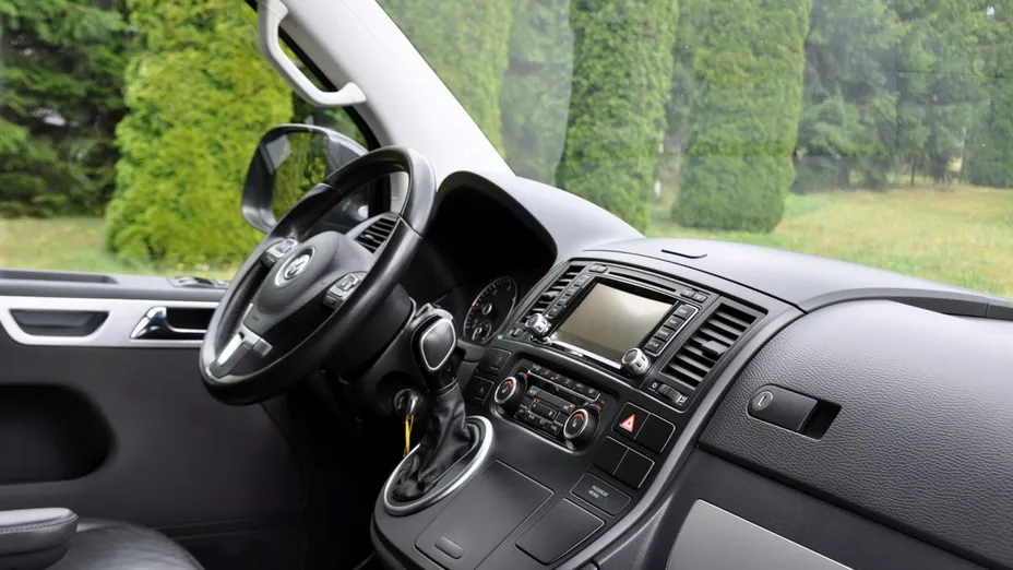 VOLKSWAGEN Multivan -