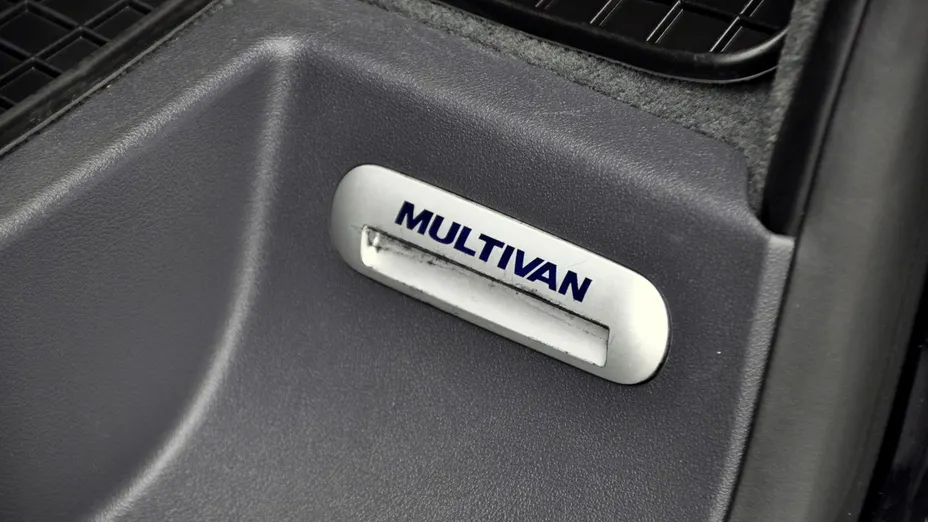 VOLKSWAGEN Multivan -