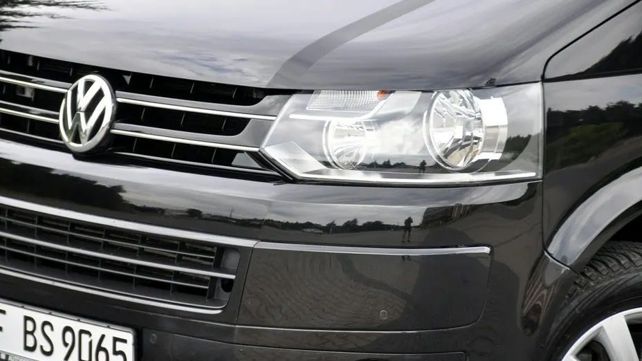 VOLKSWAGEN Multivan -