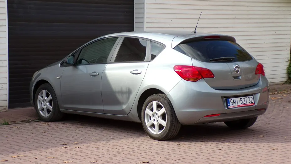OPEL Astra -