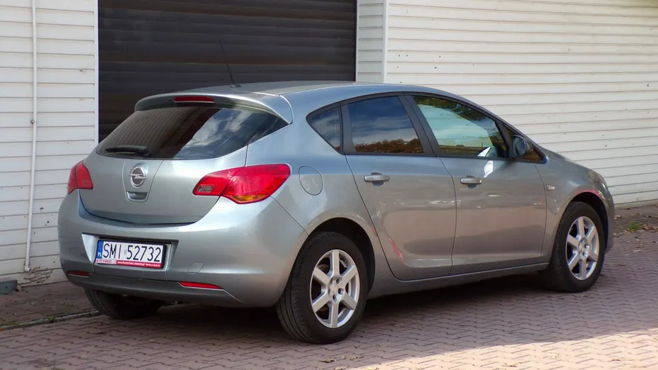 OPEL Astra -