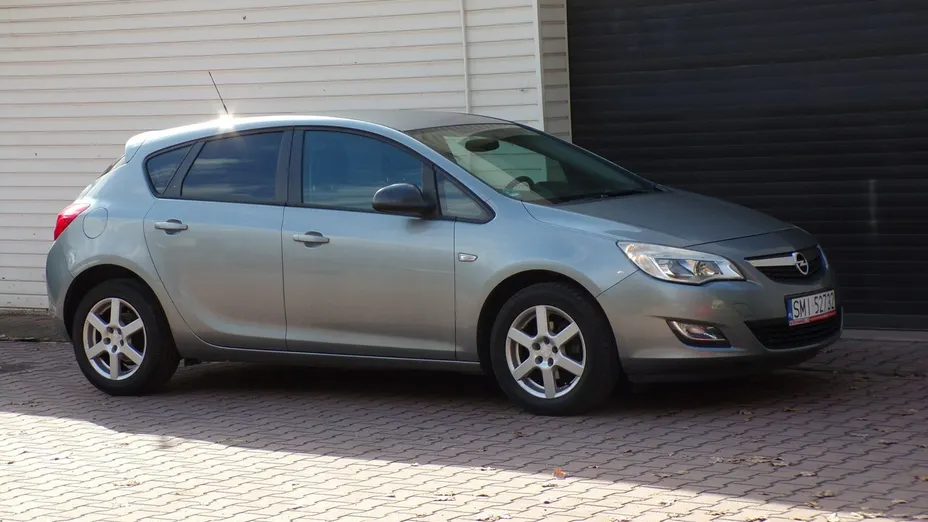OPEL Astra -