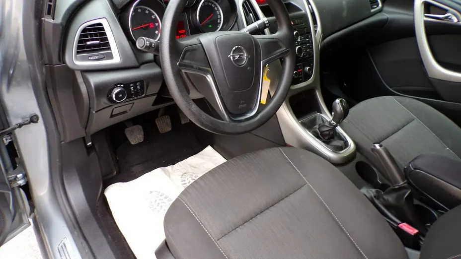 OPEL Astra -