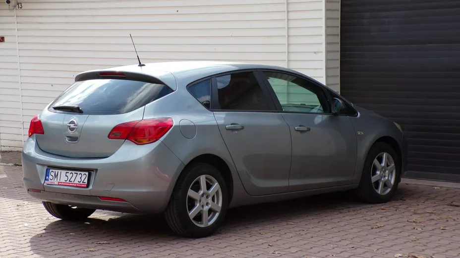 OPEL Astra -