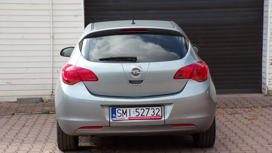 OPEL Astra -