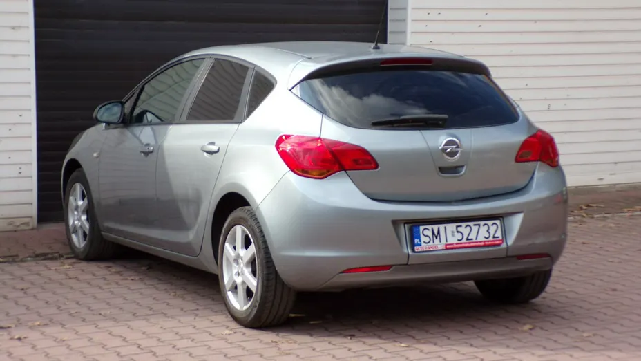 OPEL Astra -