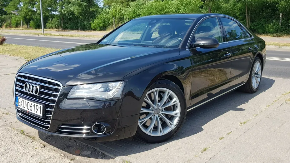 AUDI A8 -