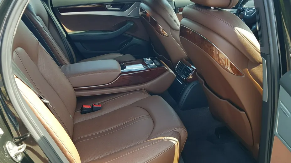 AUDI A8 -